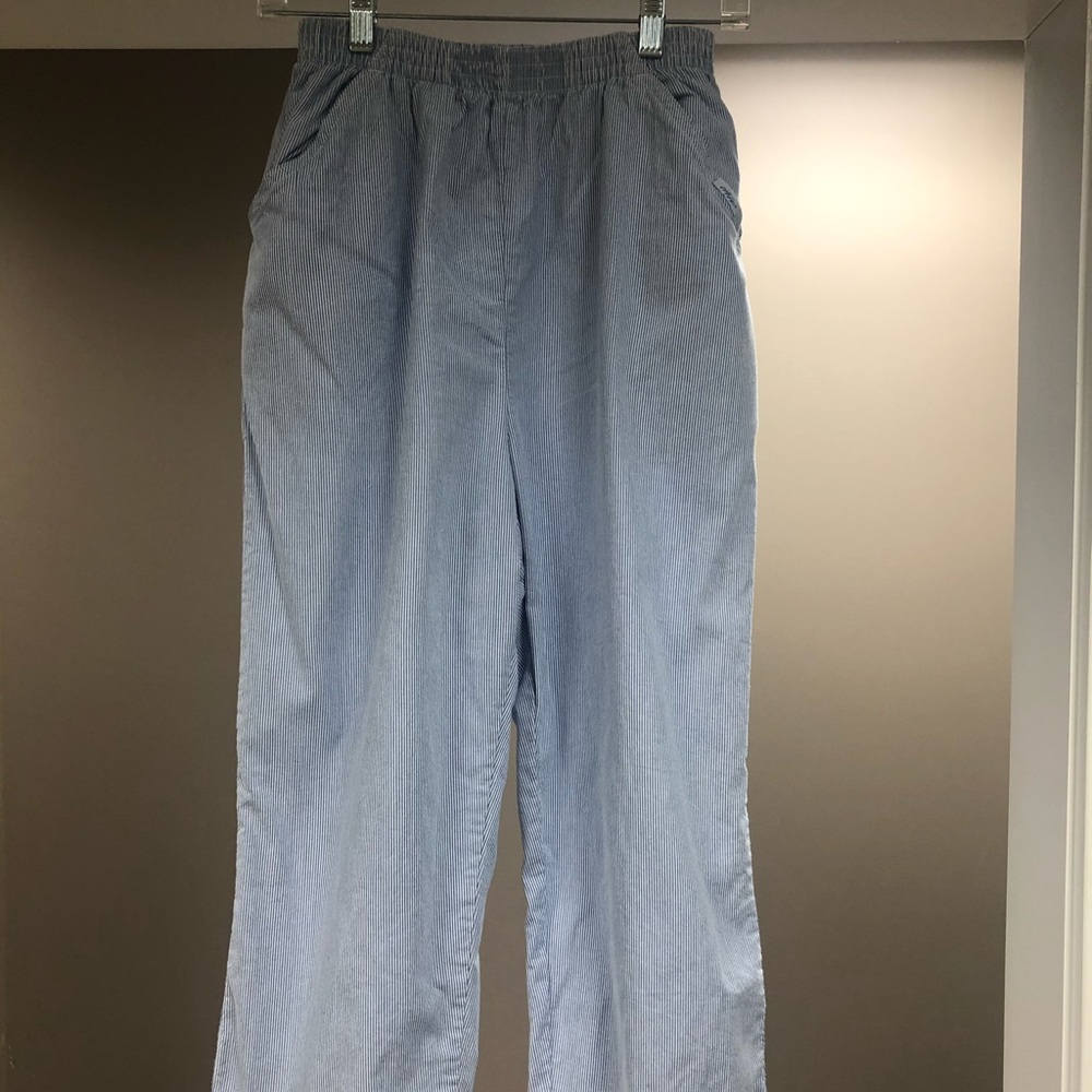Chic Size 10 Average Capri Blue & White Stripe